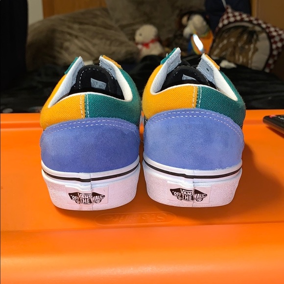 Vans - Picture 4 of 9